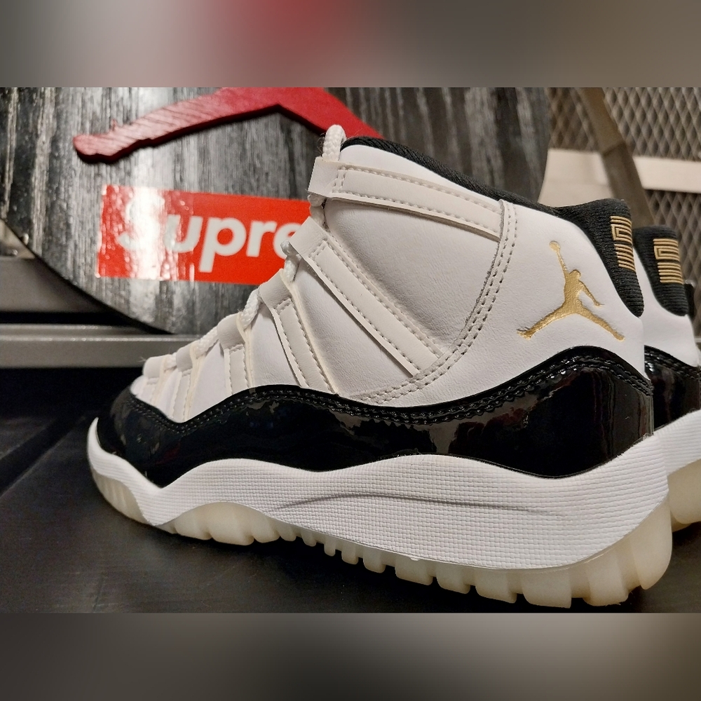 Retro Jordan 11 Gratitude P.S Size 1